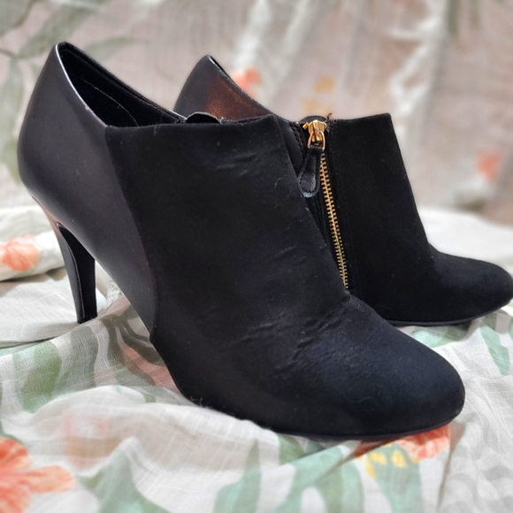 Heels - Picture 1 of 5